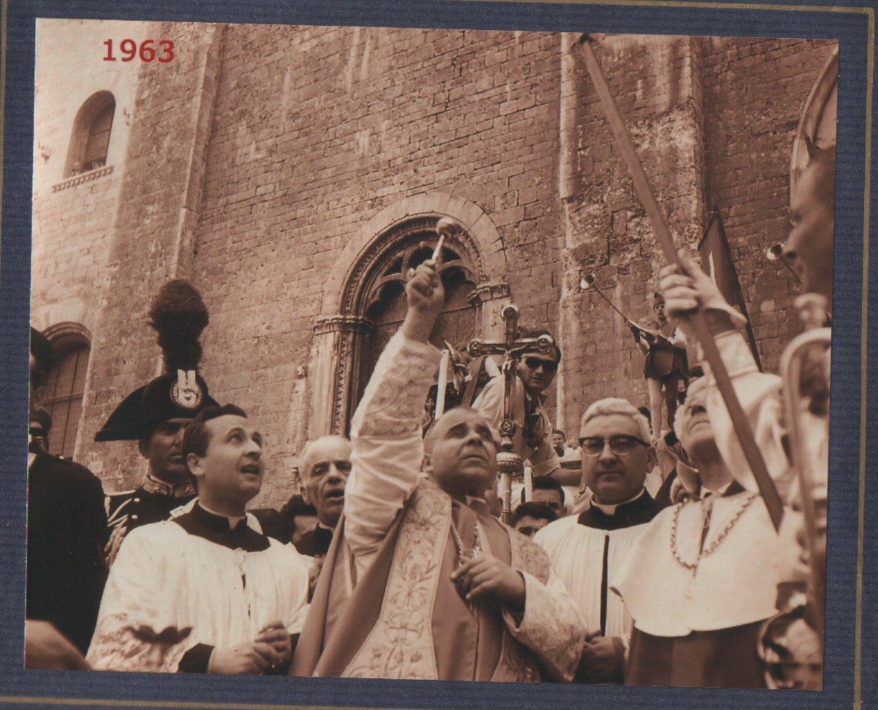 1963 benedizione della piazza