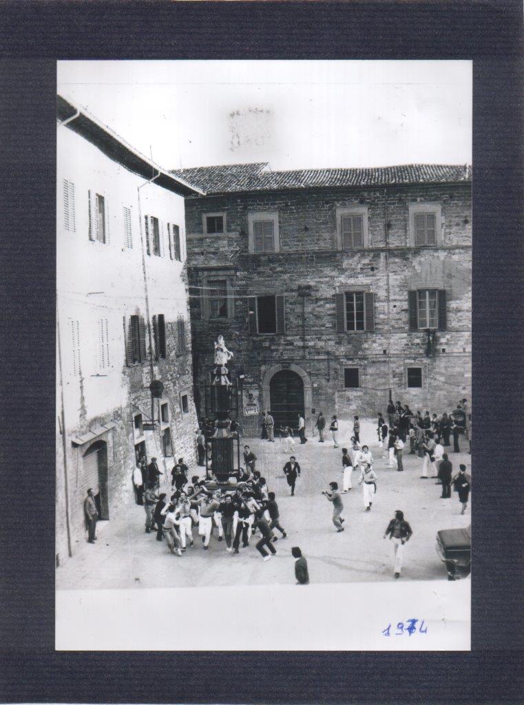 1974 piazza Bosone 1