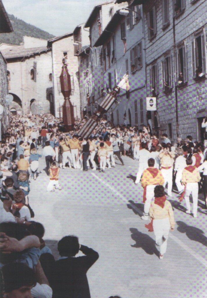 1985 S. Ubaldo cade giu i ferranti